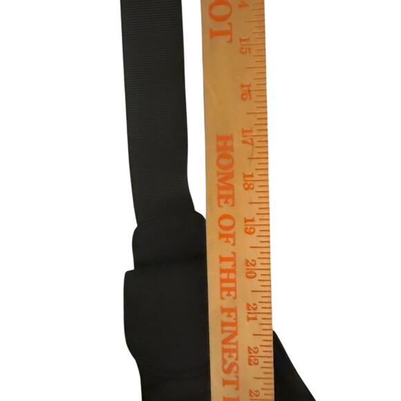 Baggallini Uptown Hudson Black Nylon Sling Crossbody Bag Adjustable Strap - Picture 11 of 11